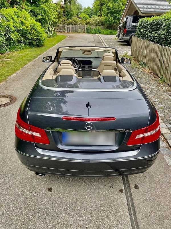 Gebraucht Mercedes E250 204 PS (150 kW) 2012 Grau Cabrio