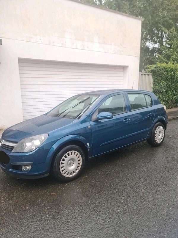 Blau Gebraucht 2007 Opel Astra Limousine | 2.400 € (Fairer Preis) - Bild 1/4