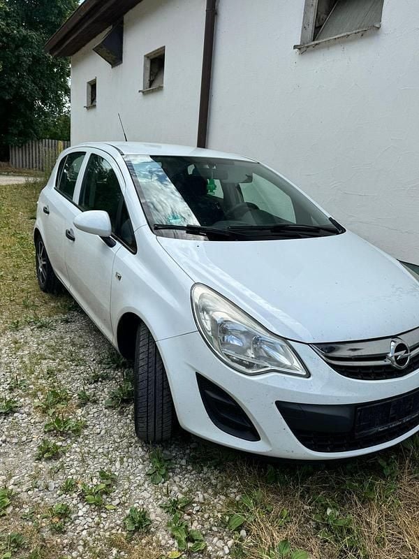Weiß Gebraucht 2012 Opel Corsa Coupé | 1.000 € (Superpreis) - Bild 1/4