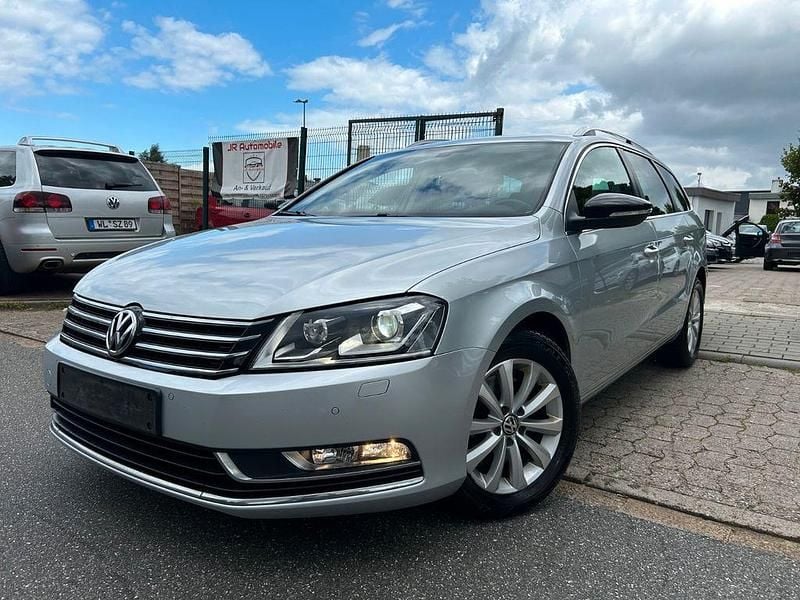 Silber Gebraucht 2014 VW Passat Edition Kombi | 8.990 € (Fairer Preis) - Bild 1/4
