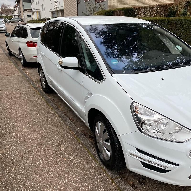 Gebraucht Ford S-MAX S 140 PS (102 kW) 2012 Weiß Van / Kleinbus