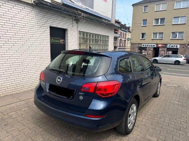 Gebraucht Opel Astra Edition 110 PS (80 kW) 2012 Blau Kombi