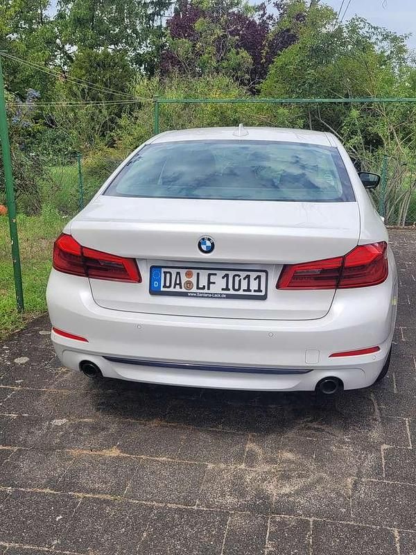 Weiß Gebraucht 2017 BMW 525 Sport Line Limousine | 29.500 € (Etwas zu teuer) - Bild 1/4