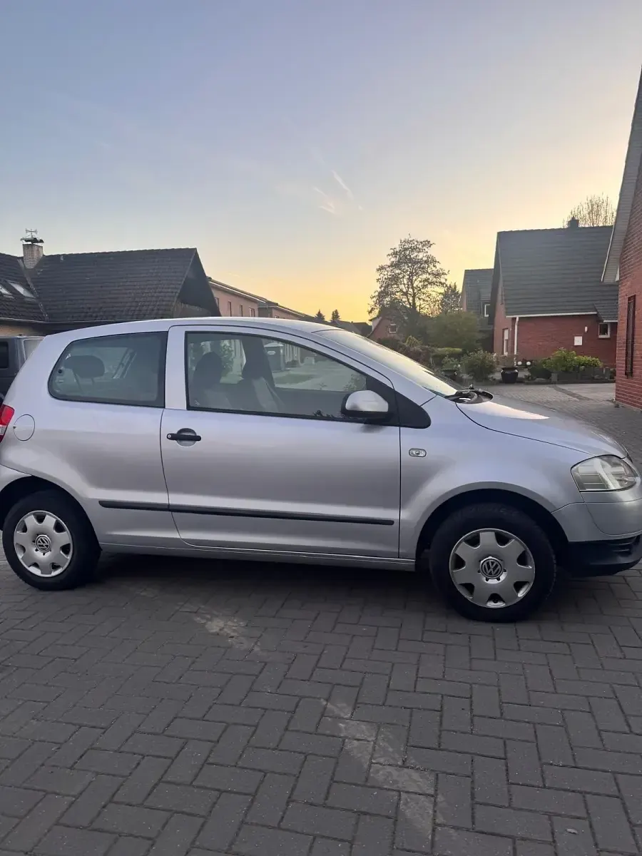 Usata VW Fox 63 CV (46 kW) 2005 Argento Utilitaria