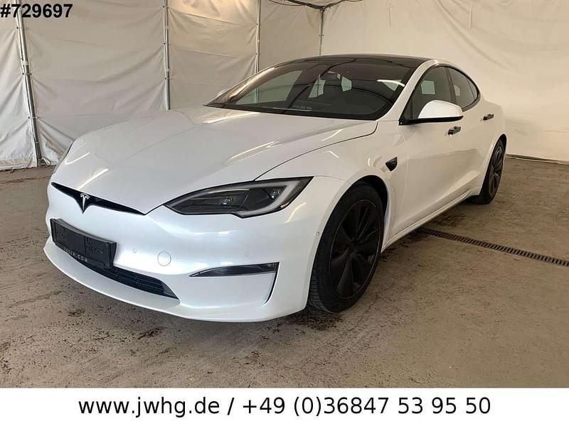 Weiss metallic (metallic) Gebraucht 2022 Tesla Model S Long Range AWD Limousine | 60.900 € - Bild 1/4