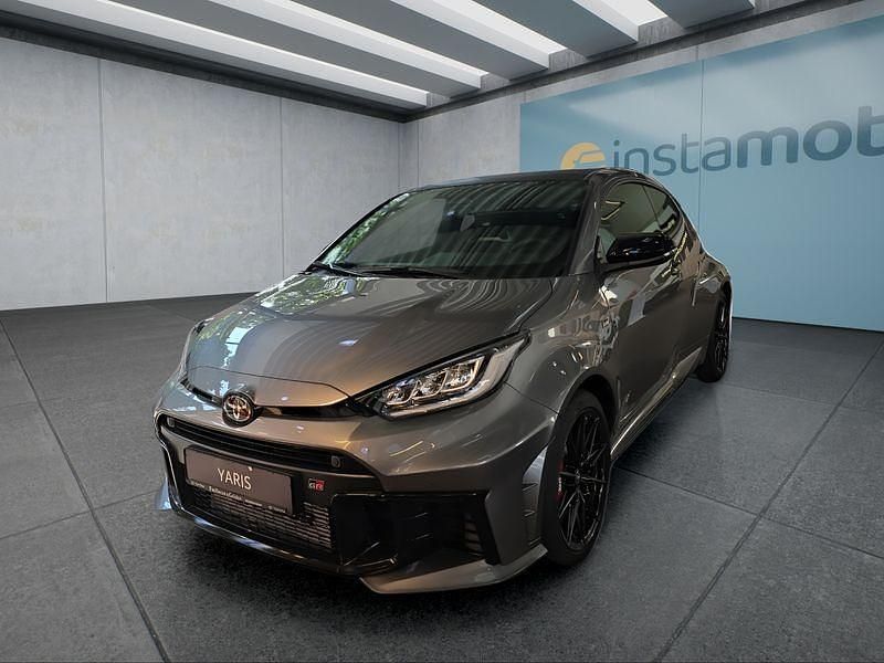 Grau Neu 2024 Toyota Yaris Kleinwagen | 55.149 € (Teuer) - Bild 1/4