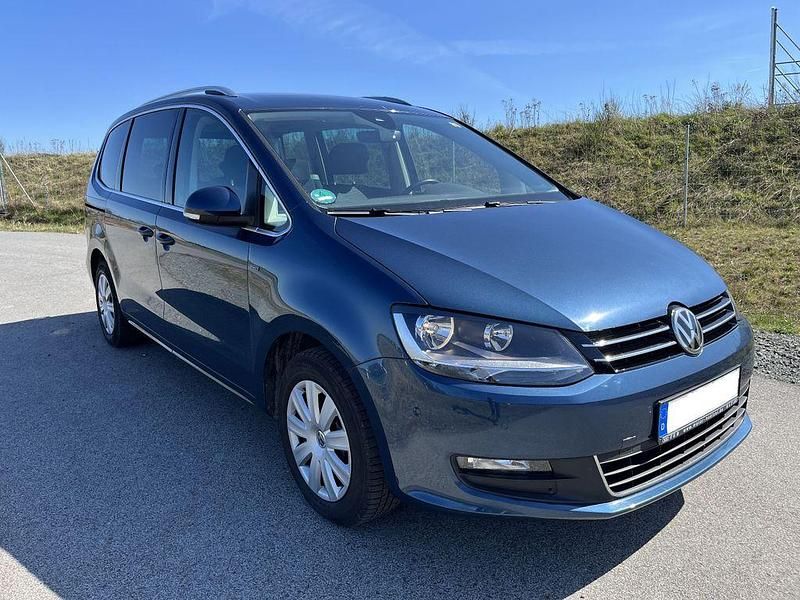 Gebraucht VW Sharan Comfortline 150 PS (110 kW) 2017 Blau Van / Kleinbus