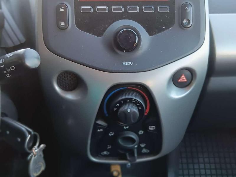 Gebraucht Citroën C1 Feel 69 PS (50 kW) 2015 Weiß Kleinwagen