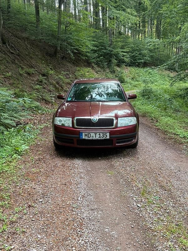 Rot Gebraucht 2002 Skoda Superb Limousine | 1.000 € (Guter Preis) - Bild 1/2