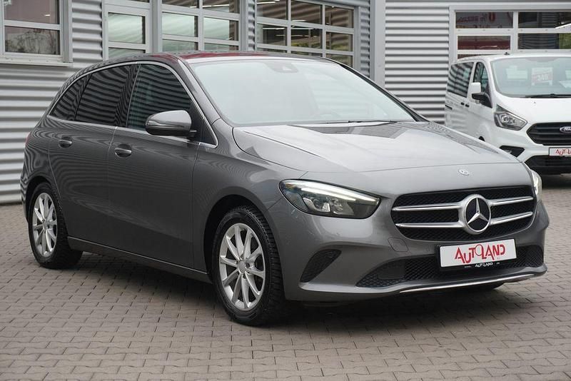 Gebraucht Mercedes B250 Progressive 224 PS (164 kW) 2019 Grau Van / Kleinbus
