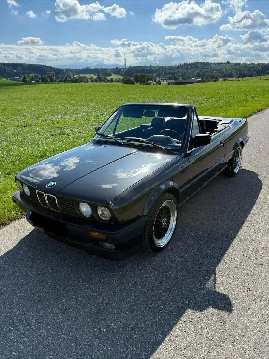 Gebraucht BMW 318 Cabriolet 113 PS (83 kW) 1993 Schwarz Cabrio