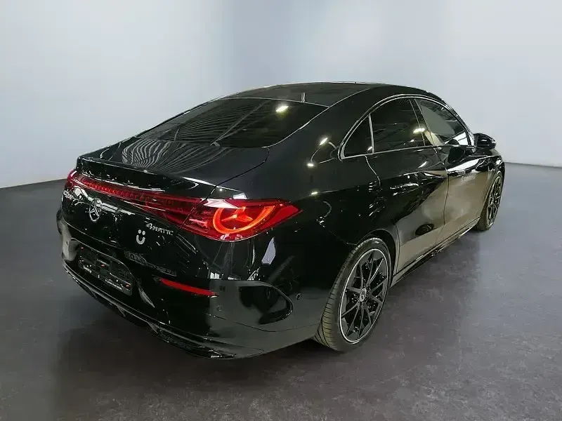 Gebraucht Mercedes CLA200 Premium 184 PS (135 kW) 2026 Schwarz Limousine