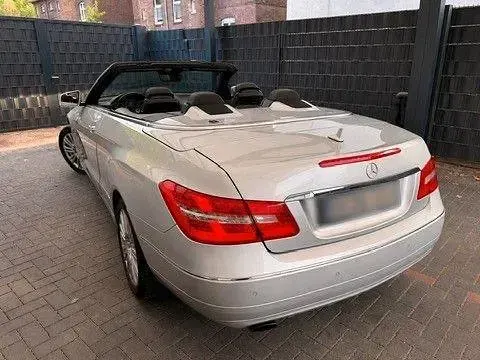 Gebraucht Mercedes E200 Avantgarde 184 PS (135 kW) 2010 Silber Cabrio