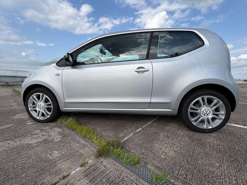Silber Gebraucht 2013 VW up! Cup Kleinwagen | 4.500 € (Fairer Preis) - Bild 1/4