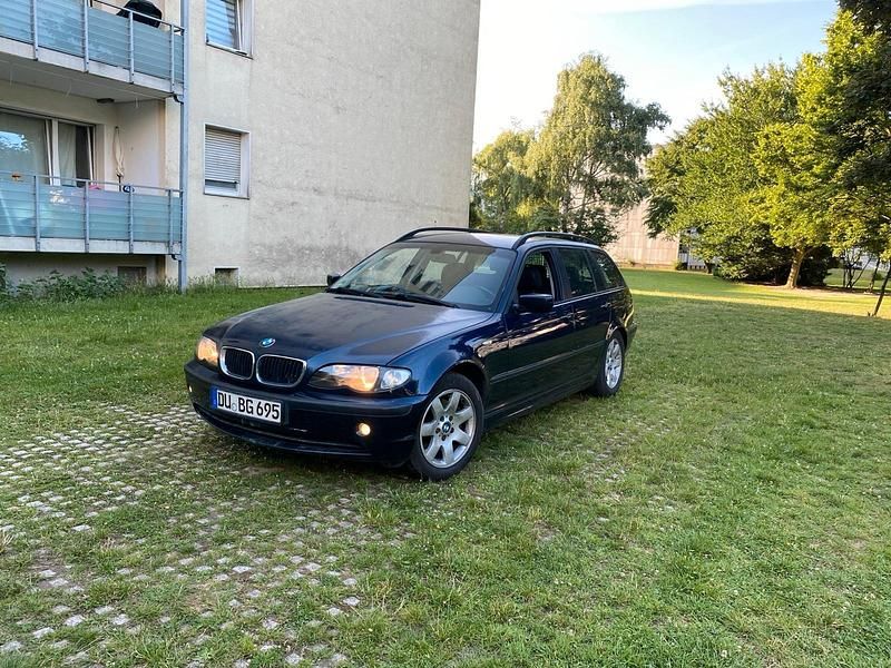 Blau Gebraucht 2003 BMW 320 Kombi | 1.899 € (Fairer Preis) - Bild 1/4