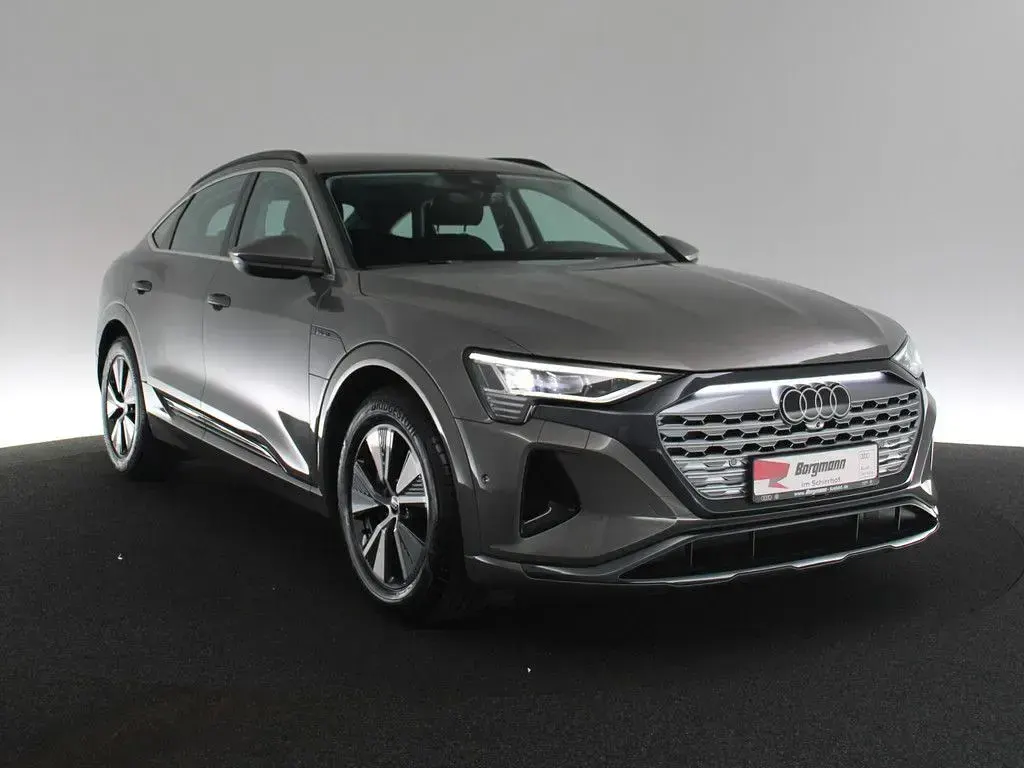 Second-hand Audi Q8 e-tron Advanced 250 kW (340 CP) 2023 Gri SUV