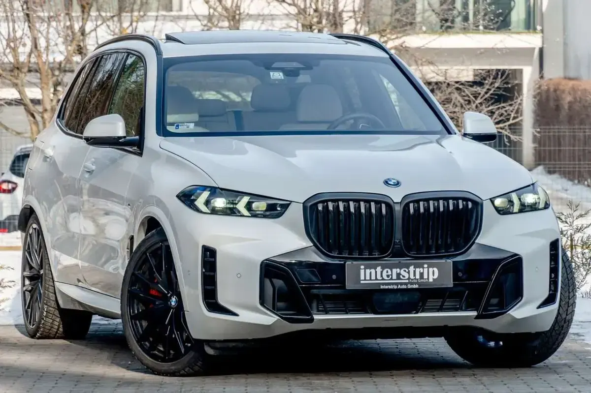 Gebraucht BMW X5 Sport Line 489 PS (359 kW) 2025 Weiß SUV