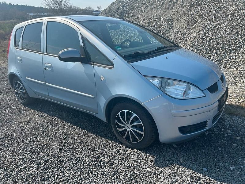 Gebraucht Mitsubishi Colt 95 PS (69 kW) 2007 Silber Kleinwagen