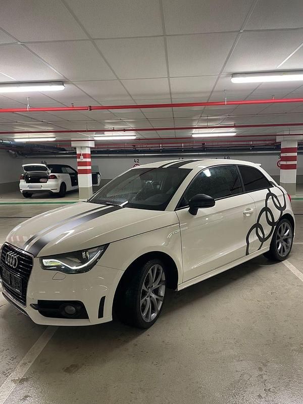 Używany Audi A1 S-Line 185 KM (136 kW) 2011 Biały Hatchback