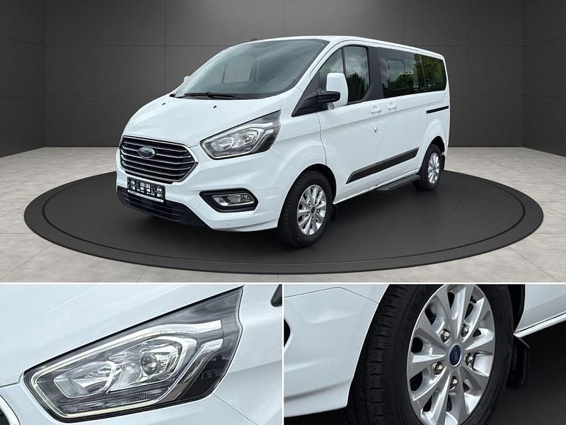 Weiß Gebraucht 2021 Ford Tourneo Custom Van / Kleinbus | 30.799 € - Bild 1/4