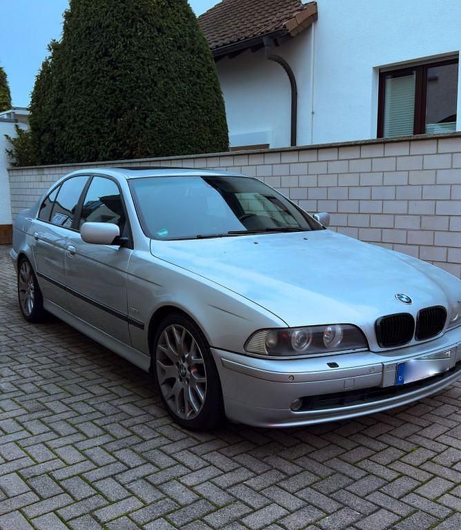 Silber Gebraucht 2002 BMW 520 M Sport Limousine | 3.090 € (Guter Preis) - Bild 1/4