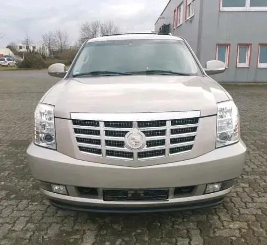 Gebraucht Cadillac Escalade 409 PS (300 kW) 2010 Grau SUV