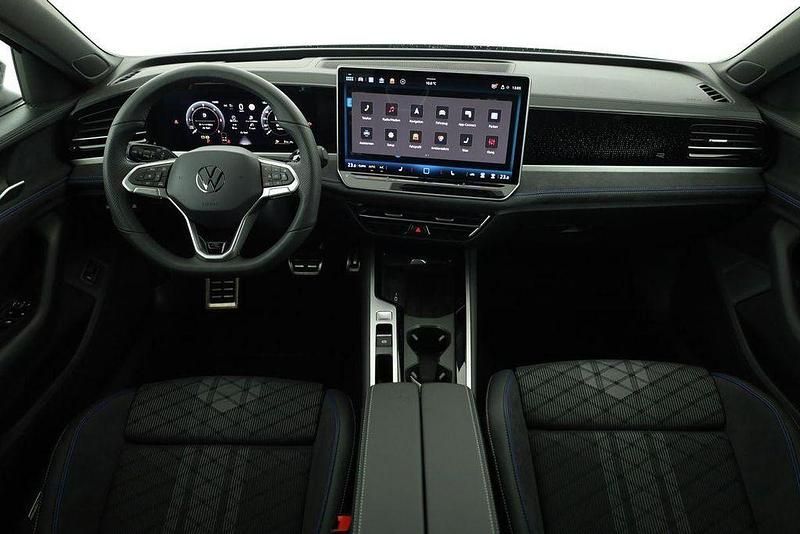 Neu VW Passat R-line 193 PS (141 kW) 2026 Schwarz Kombi