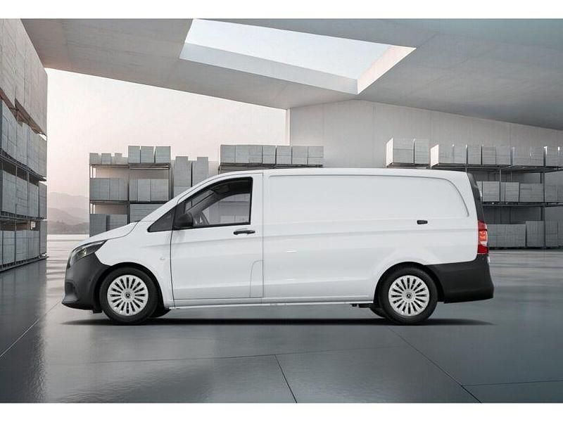 Gebraucht Mercedes Vito 163 PS (119 kW) 2024 Arktikweiß Van