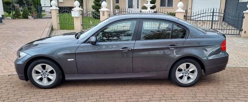 Grau Gebraucht 2007 BMW 318 Limousine | 4.500 € (Superpreis) - Bild 1/4