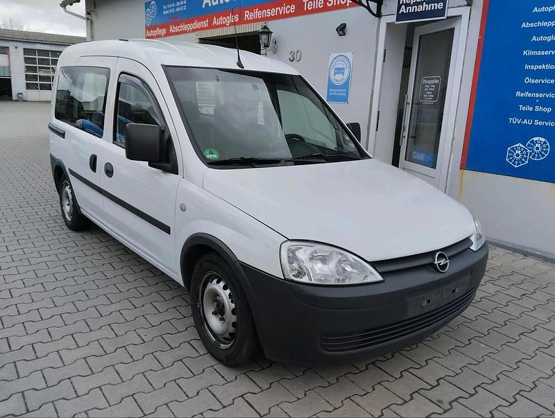 Gebraucht Opel Combo 90 PS (66 kW) 2010 Weiß Van / Kleinbus