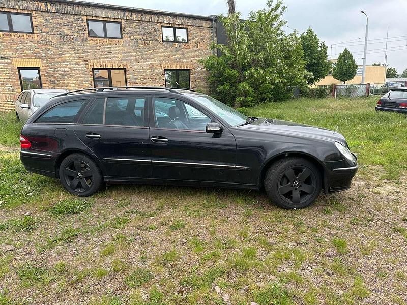 Gebraucht Mercedes E320 Avantgarde 224 PS (164 kW) 2005 Schwarz Kombi