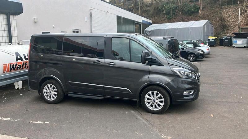 Gebraucht Ford Tourneo 170 PS (125 kW) 2018 Van / Kleinbus
