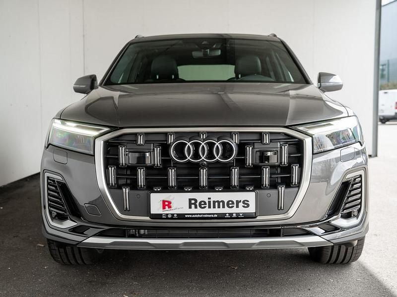 Neu Audi Q7 S-Line 231 PS (169 kW) 2025 Grau / samuraigrau SUV