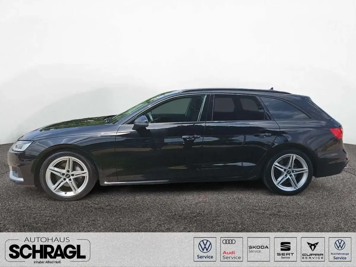 Gebraucht Audi A4 Advanced 204 PS (150 kW) 2023 Mythosschwarz metallic Kombi