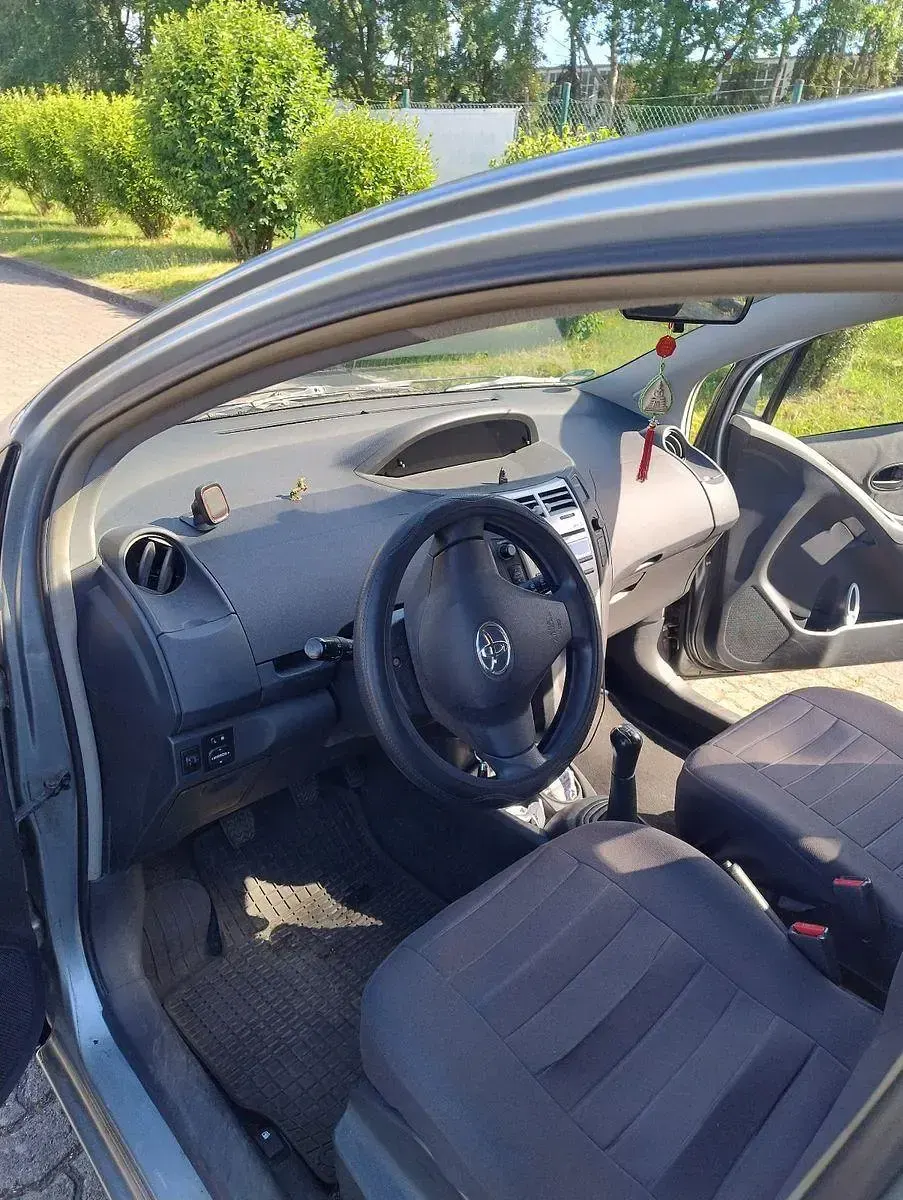 Gebraucht Toyota Yaris Cool 69 PS (50 kW) 2008 Grau Kleinwagen