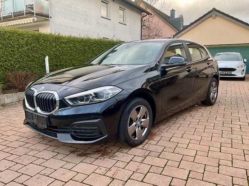Gebraucht BMW 116 Advantage 116 PS (85 kW) 2022 Schwarz Kleinwagen