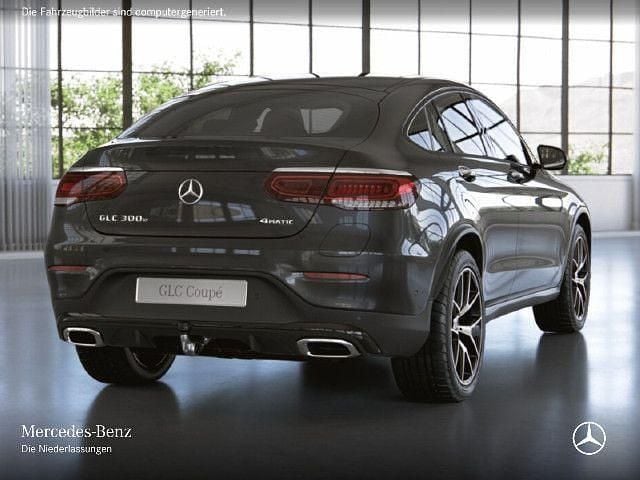Gebraucht 2021 Mercedes GLC300e | 49.890 € - Bild 1/4