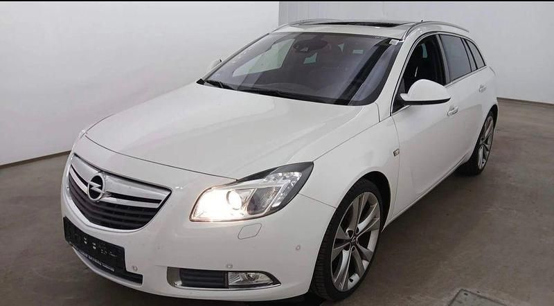 Weiß Gebraucht 2013 Opel Insignia Innovation Kombi | 9.980 € (Teuer) - Bild 1/4