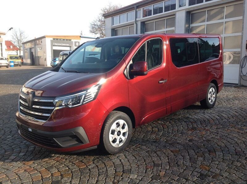 Rot Neu 2025 Renault Trafic Evolution Van | 39.900 € (Etwas zu teuer) - Bild 1/4
