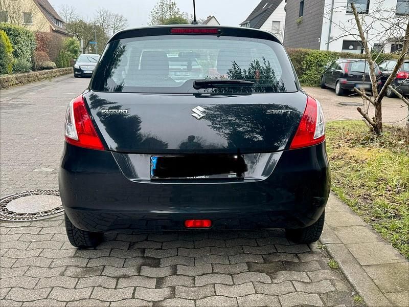 Gebraucht Suzuki Swift 94 PS (69 kW) 2015 Schwarz Kleinwagen