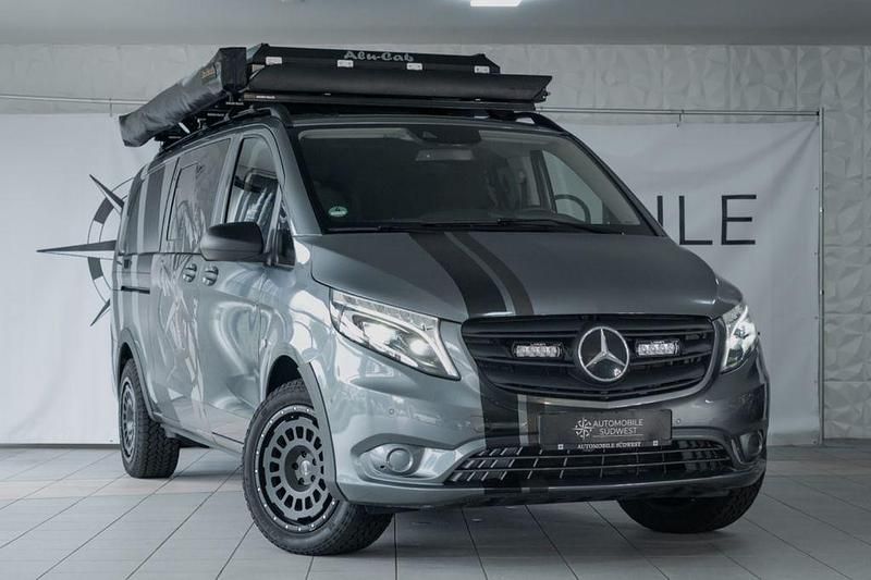 Grau Gebraucht 2022 Mercedes Vito Van / Kleinbus | 59.850 € - Bild 1/4