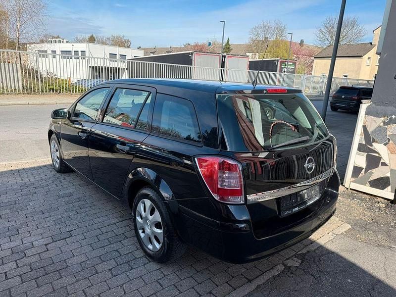 Gebraucht Opel Astra Selection 90 PS (66 kW) 2009 Schwarz Limousine
