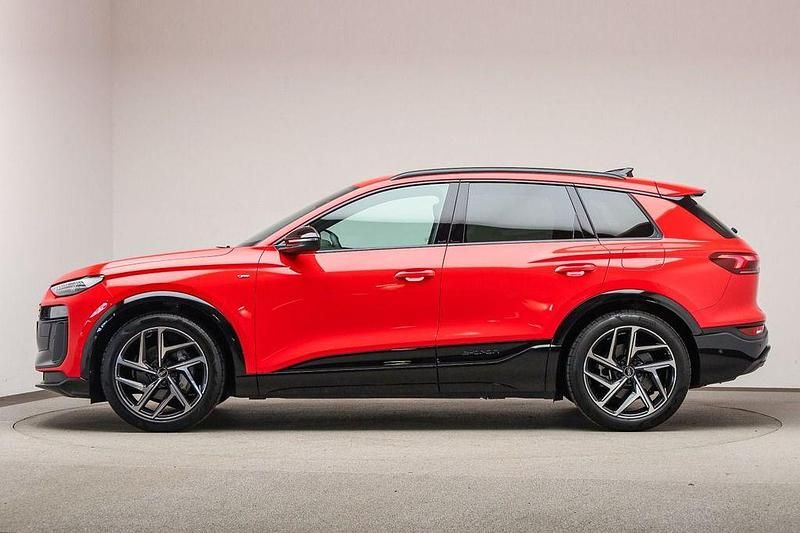 Gebraucht Audi Q6 e-tron S-Line 284 kW (387 PS) 2025 Soneirarot metallic (metallic) SUV