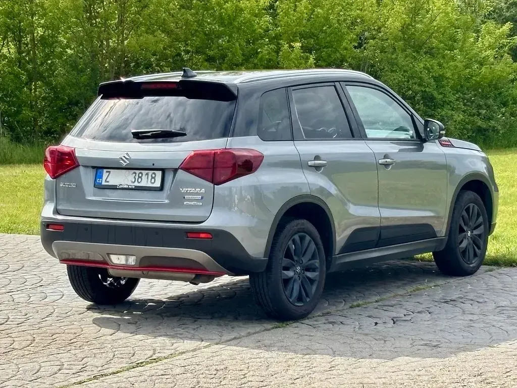 Second-hand Suzuki Vitara 129 CP (94 kW) 2020 Gri SUV