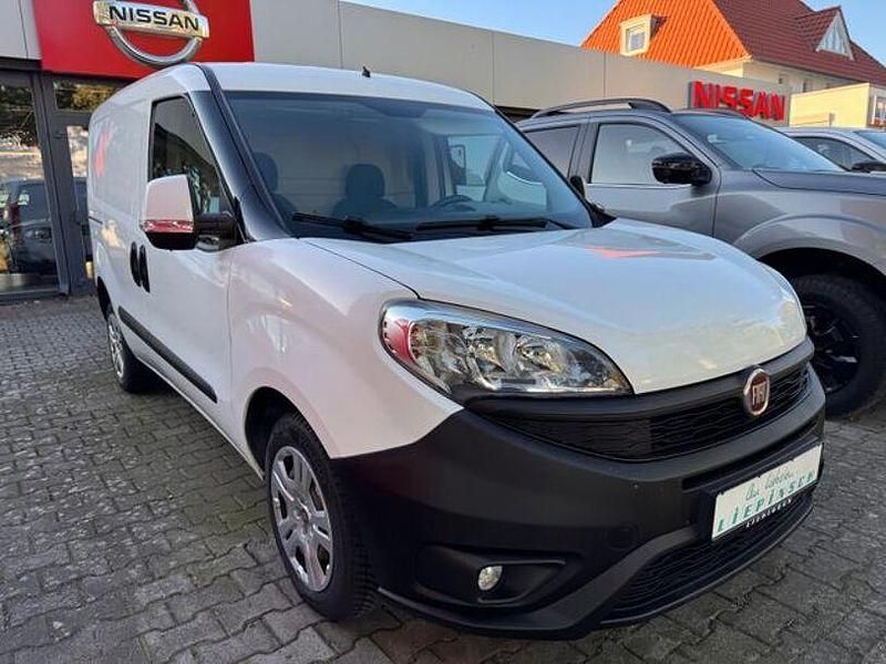 Gebraucht Fiat Doblò 95 PS (69 kW) 2017 Weiß Van / Kleinbus