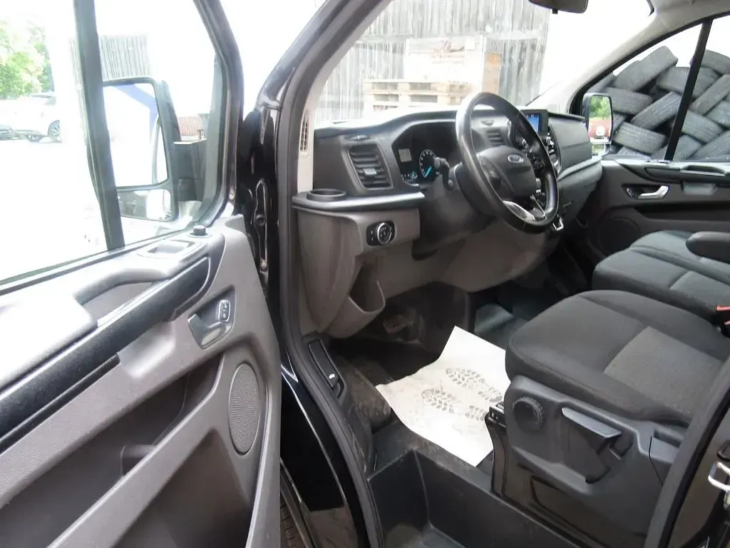 Gebraucht Ford Transit Custom 131 PS (96 kW) 2022 Agate black Van / Kleinbus