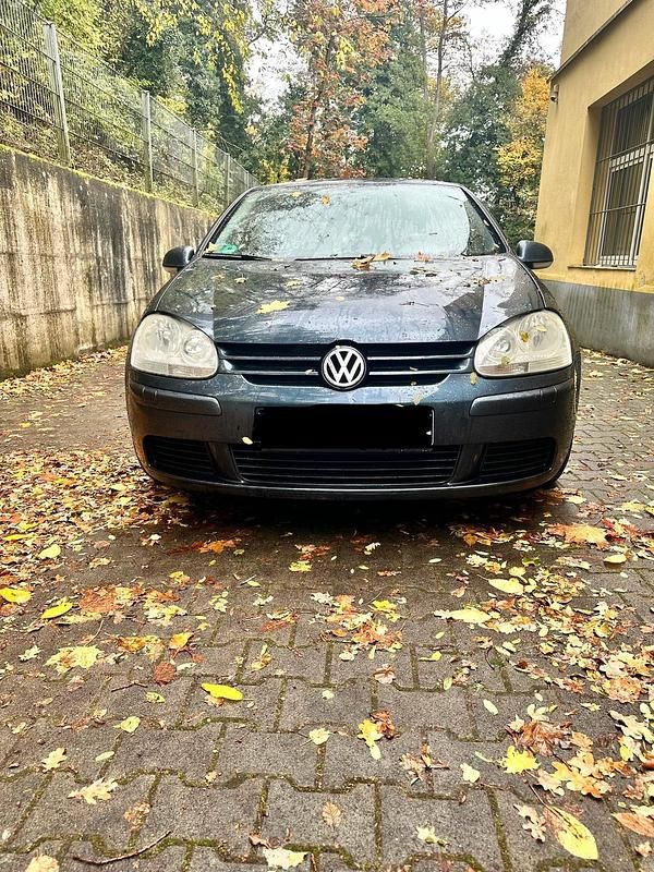 Blau Gebraucht 2004 VW Golf V Kleinwagen | 1.800 € (Fairer Preis) - Bild 1/4