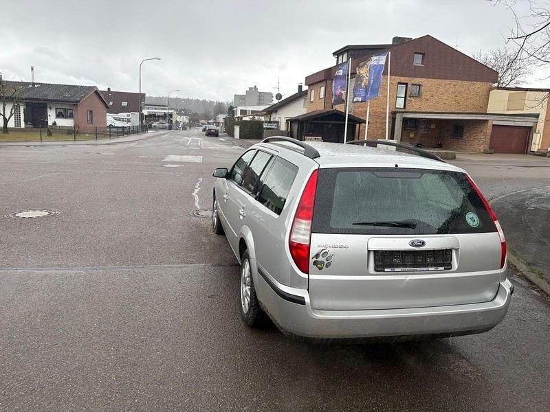 Gebraucht Ford Mondeo Ghia 145 PS (106 kW) 2003 Silber Kombi