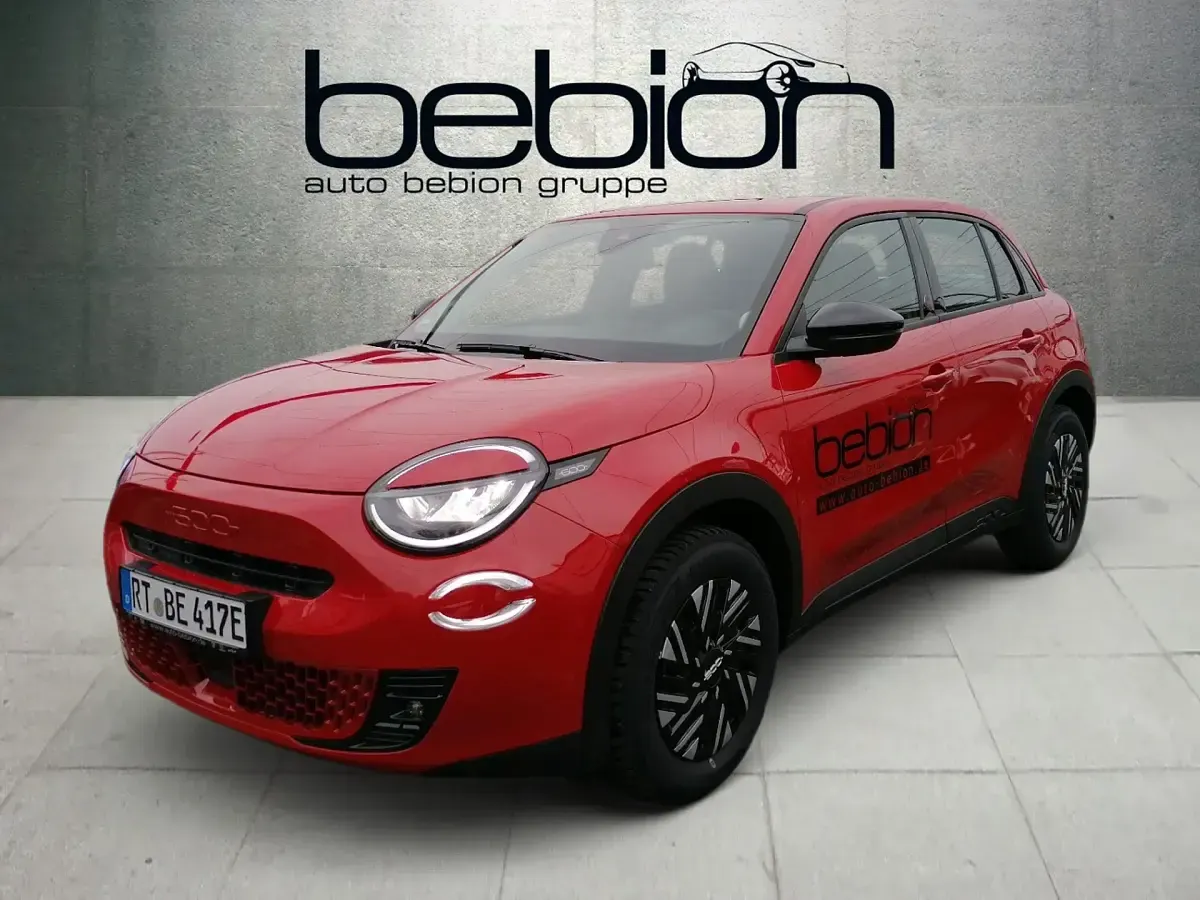 Gebraucht Fiat 600E 61 kW (84 PS) 2025 Rot Limousine
