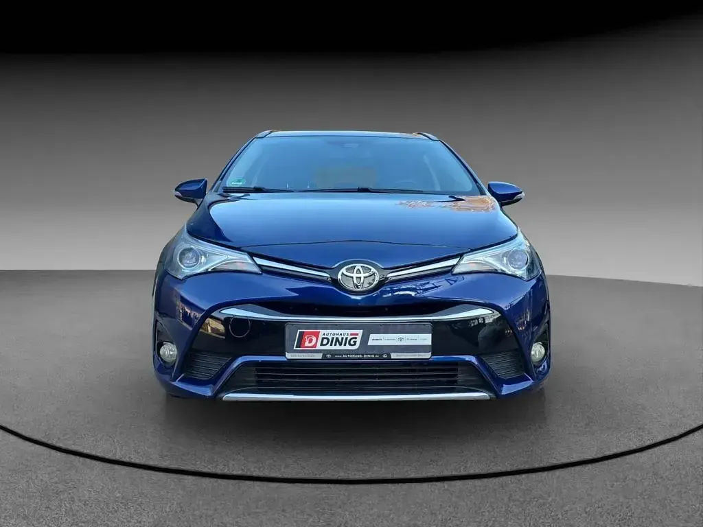 Gebraucht Toyota Avensis Edition-S 147 PS (108 kW) 2017 Blau Kombi